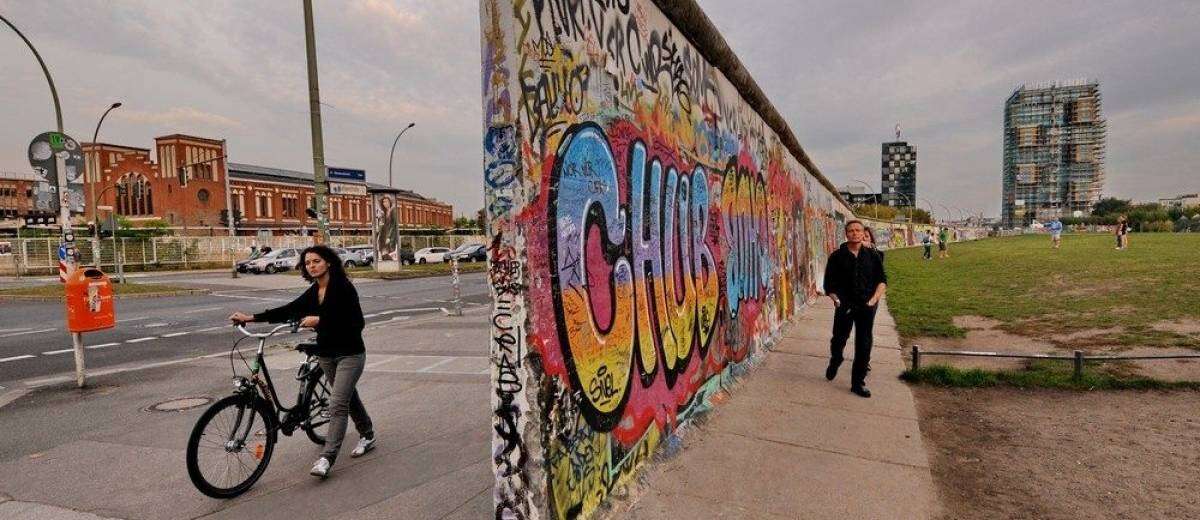 Завтра в Днепре можно будет увидеть инсталляцию Берлинской стены