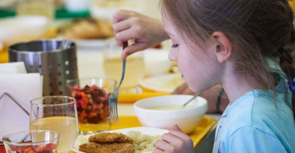 В Днепре обещают навести порядок в сфере школьного питания