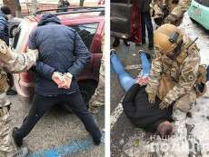 В центре Днепра задержаны вымогатели, которые требовали у потерпевшего 50 тысяч гривен (ФОТО, ВИДЕО)
