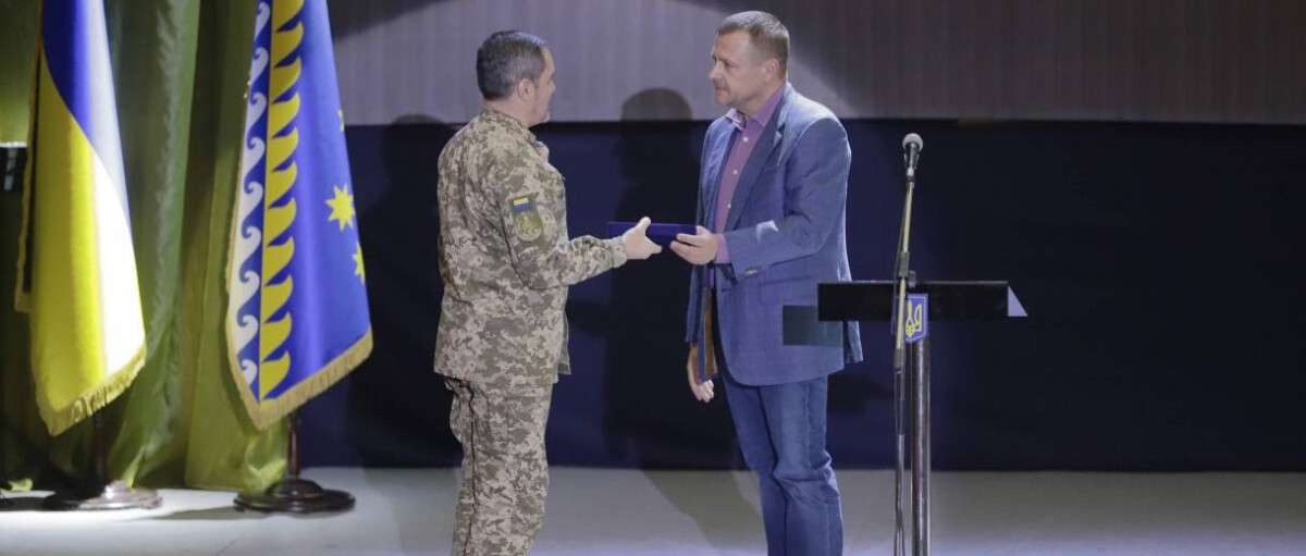 Борис Філатов вручив українським військовим пам’ятні подарунки