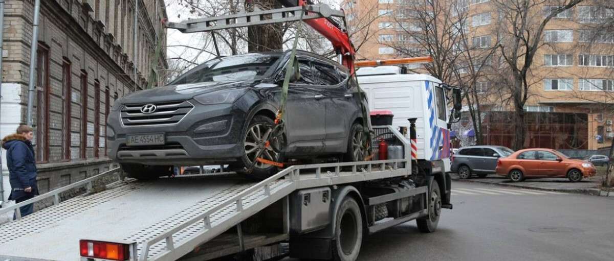 Понад 2000 автомобілів побували на штрафмайданчику Дніпра за порушення правил паркування
