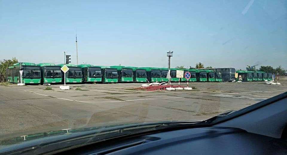 В Днепре еще 10 экологичных, низкопольных автобусов уже готовы выйти на маршрут