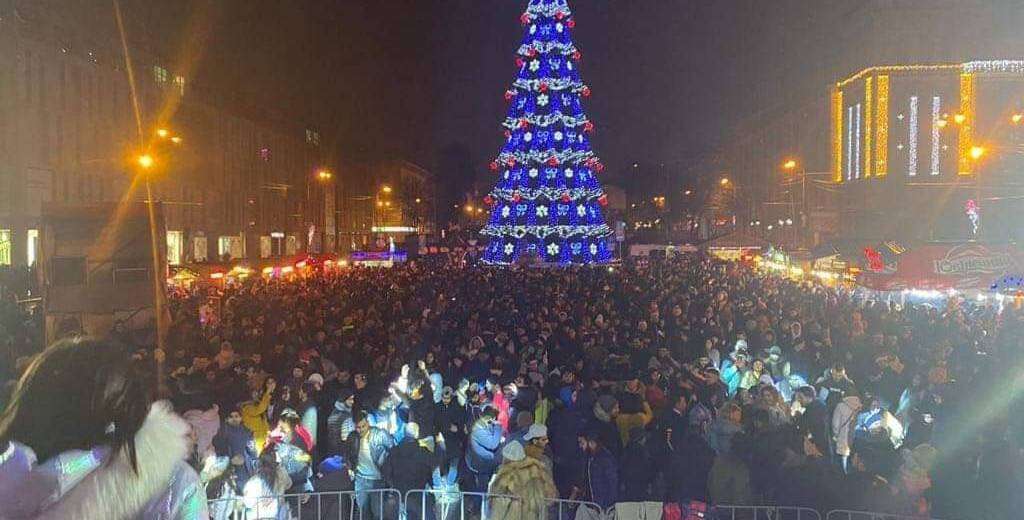 Понад 7,5 тисяч людей зустріли Новий рік у центрі Дніпра (ФОТО)
