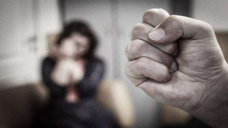 Житель Днепра получил 240 часов общественных работ за домашнее насилие