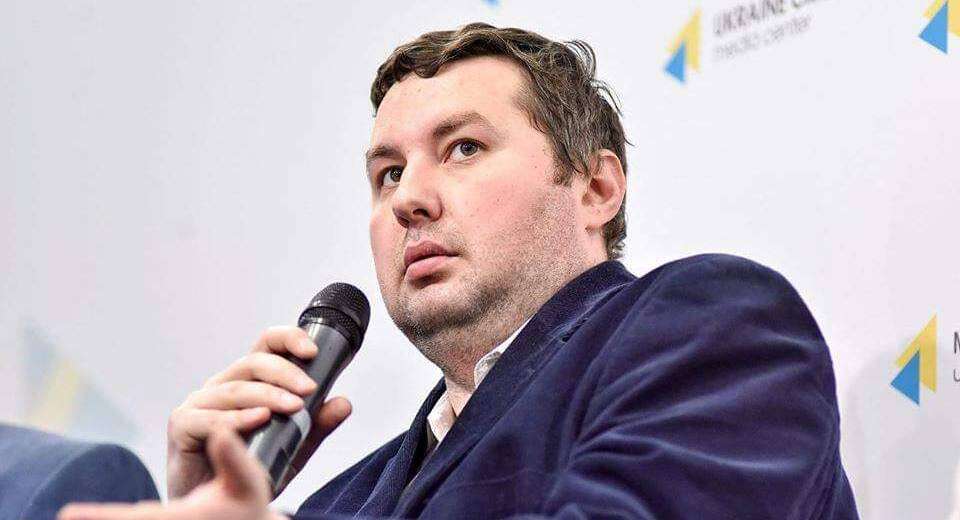 Известный днепровский активист врезался в машину скорой помощи