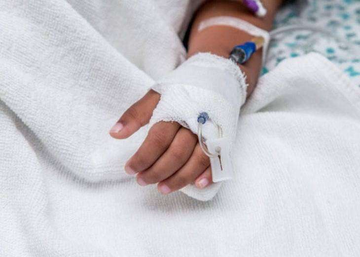 В Днепре спасают 4-летнюю малышку, пострадавшую в жутком ДТП