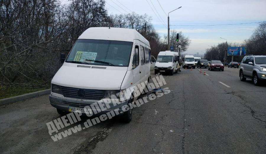 В Днепре грузовик протаранил две маршрутки с пассажирами: есть пострадавшие
