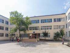 Школы Днепра остались без финансирования: кто виноват?