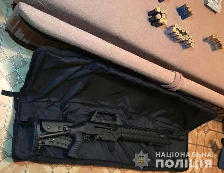 За хуліганські дії у Павлограді поліцейські затримали озброєну групу чоловіків