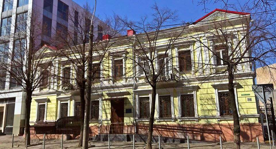 У центрі Дніпра відремонтували ще одну історичну будівлю (ФОТО)