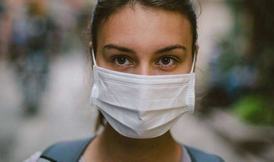 Стало известно, зачем украинцев поголовно заставляют носить медицинские маски