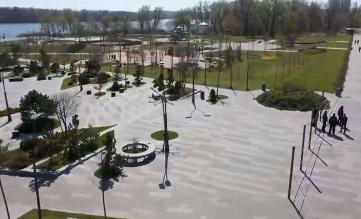 Как выглядят парки Днепра после закрытия (ВИДЕО)