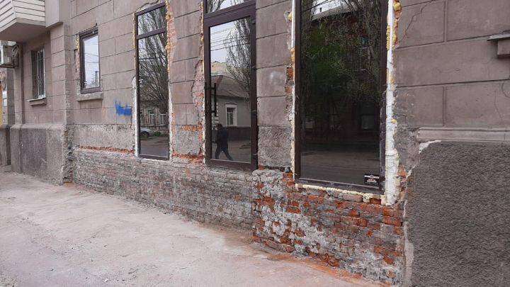 В центре Днепра предприниматели уродуют исторические здания