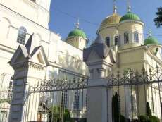 Поліція Дніпра відкрила кримінальне провадження за фактом скупчення людей у соборі