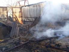 На Днепропетровщине сгорел частный дом: семья потеряла почти все имущество
