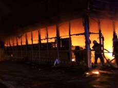 В Днепре на левом берегу сгорел огромный магазин