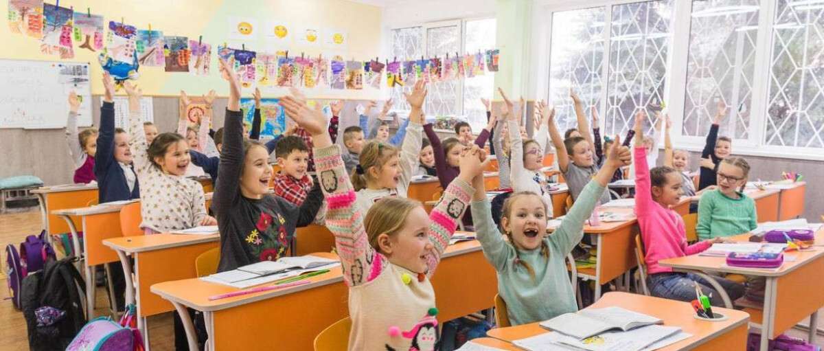 Дніпро розпочинає акцію «Зателефонуй учню»