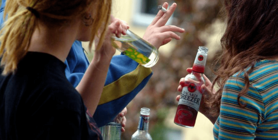 В Днепропетровской области 5 &quot;скорых&quot; спасали подростков от отравления алкоголем