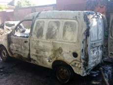 В сгоревшем автомобиле обнаружили труп мужчины (ФОТО)