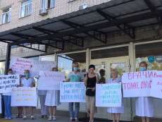 В Днепре еще одно медучреждение поддержало молчаливый протест в защиту врачей 21-й больницы