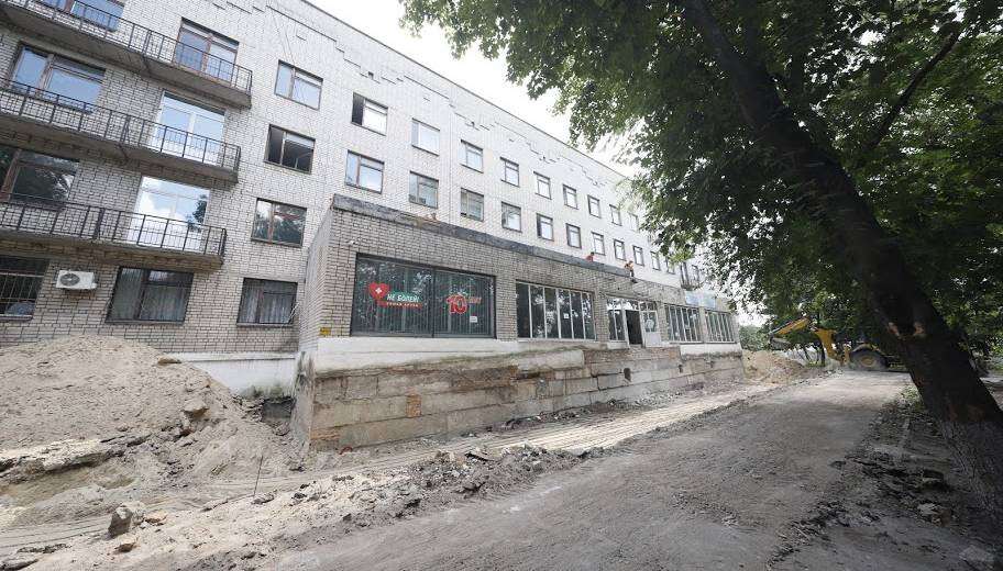 Борис Філатов: під час ремонту медичного центру в Новокодацькому районі зосередяться на доступності – відбудують ґанок і замінять ліфт