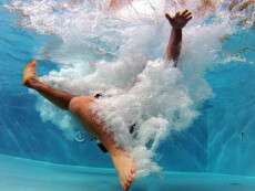 На Днепропетровщине 4-летний ребенок играл в бассейне и захлебнулся водой