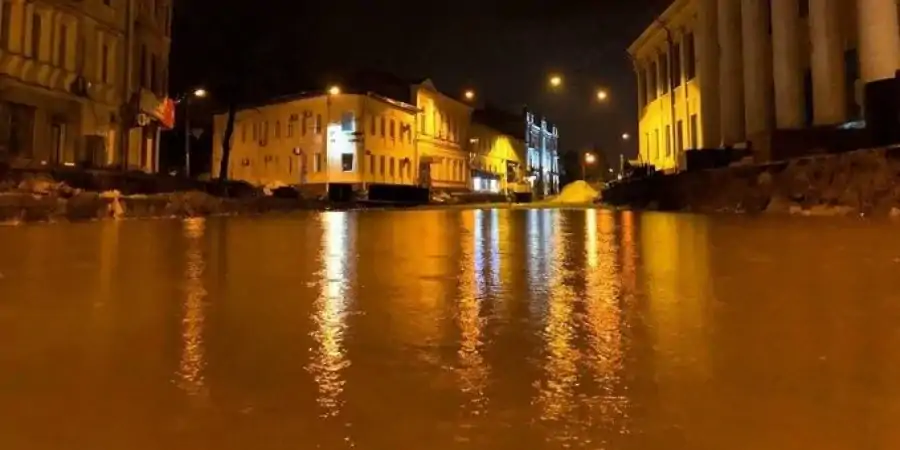 Ухудшение погоды почти во всех регионах Украины: Затоплены Запорожье, Харьков  (ВИДЕО)