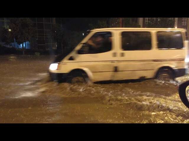 Ухудшение погоды почти во всех регионах Украины: Затоплены Запорожье, Харьков  (ВИДЕО)