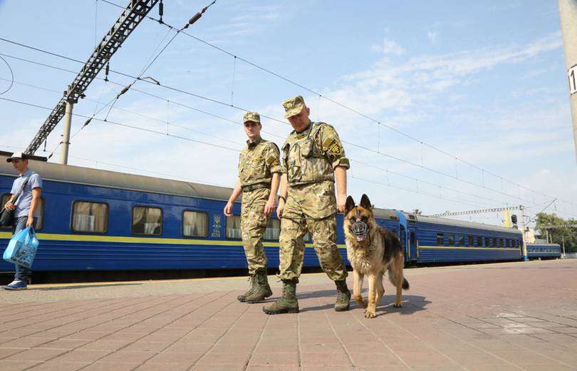 Как «Укрзализныця» собирается повышать безопасность в пассажирских поездах