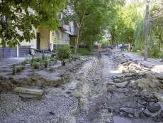 У Дніпрі по вулиці Калиновій ремонтують внутрішньоквартальні дороги