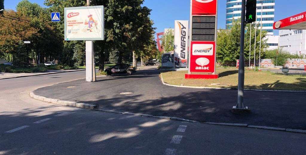В Днепре восстановили тротуары на перекрестке Гагарина-Казакова (ФОТО)