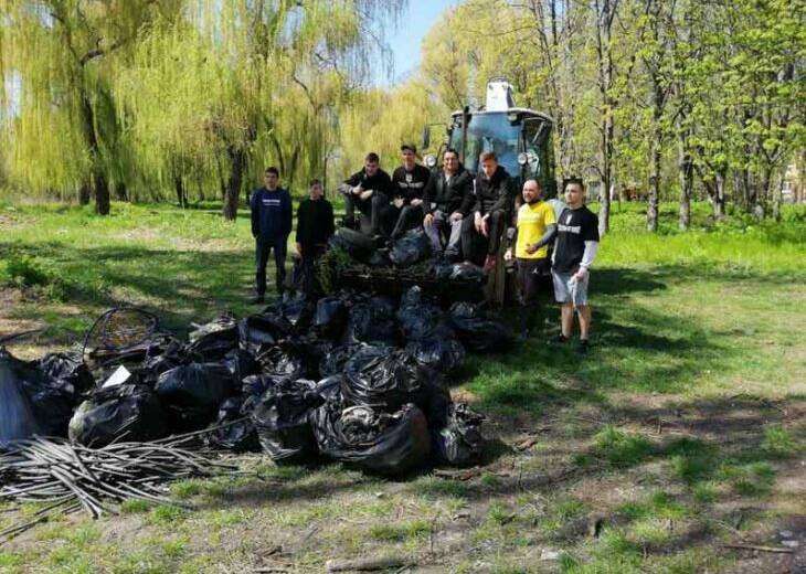 Вывезли 35 КамАЗов мусора: в Днепре парк «Кирилловка» преображается на глазах