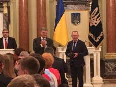 Выдвиженец от СН в Днепре Рыженко покрывал коррупционерку и был депутатом от Порошенко и Януковича