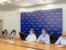 У Дніпровській міській раді пояснили, як виплачуються заробітні плати медичним працівникам