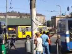 Борьба за "скотовозки" в Днепре (ВИДЕО )