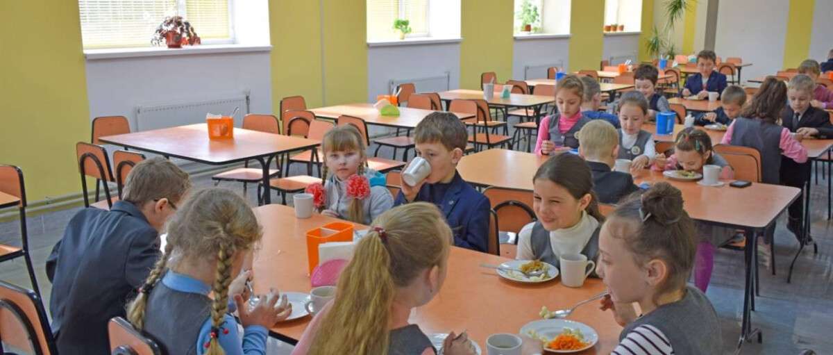 Чем кормят детей в школах Днепра: фото