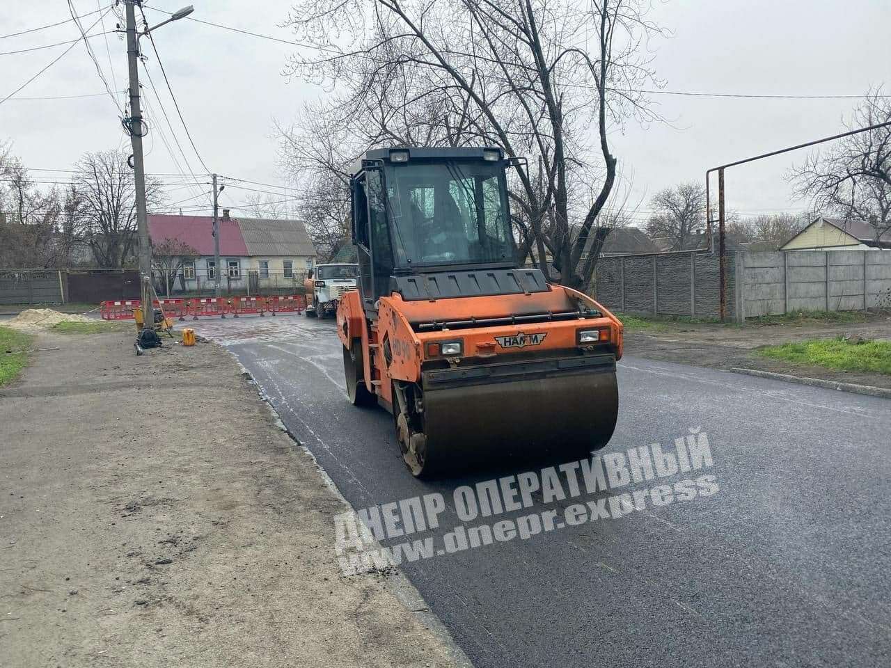 В Днепре на Гвардейской полностью меняют асфальт: когда поедут машины (ВИД  | Gorsovet