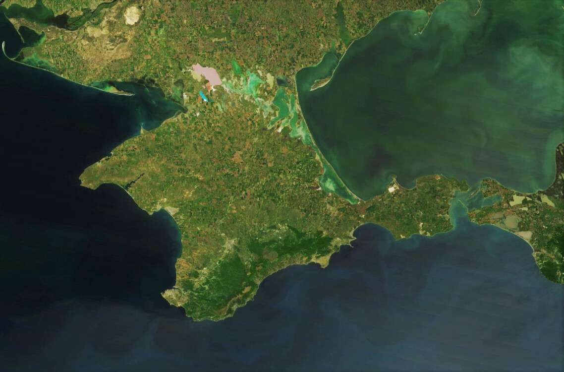 Satellite_picture_of_Crimea,_Terra-MODIS,_05-16-2015