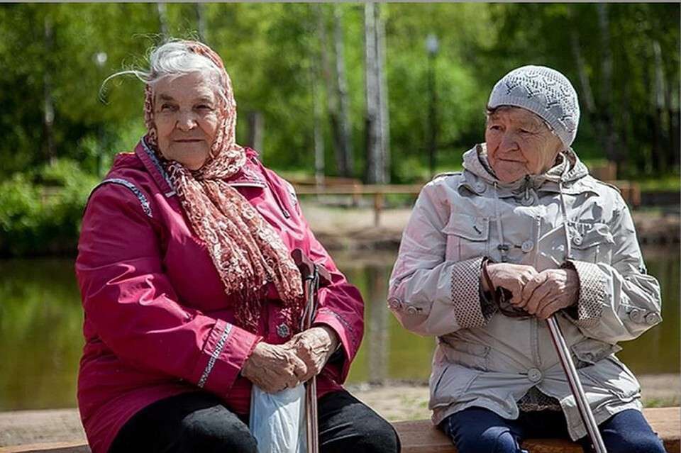 Чому старші пенсіонери отримують менше: приховані причини