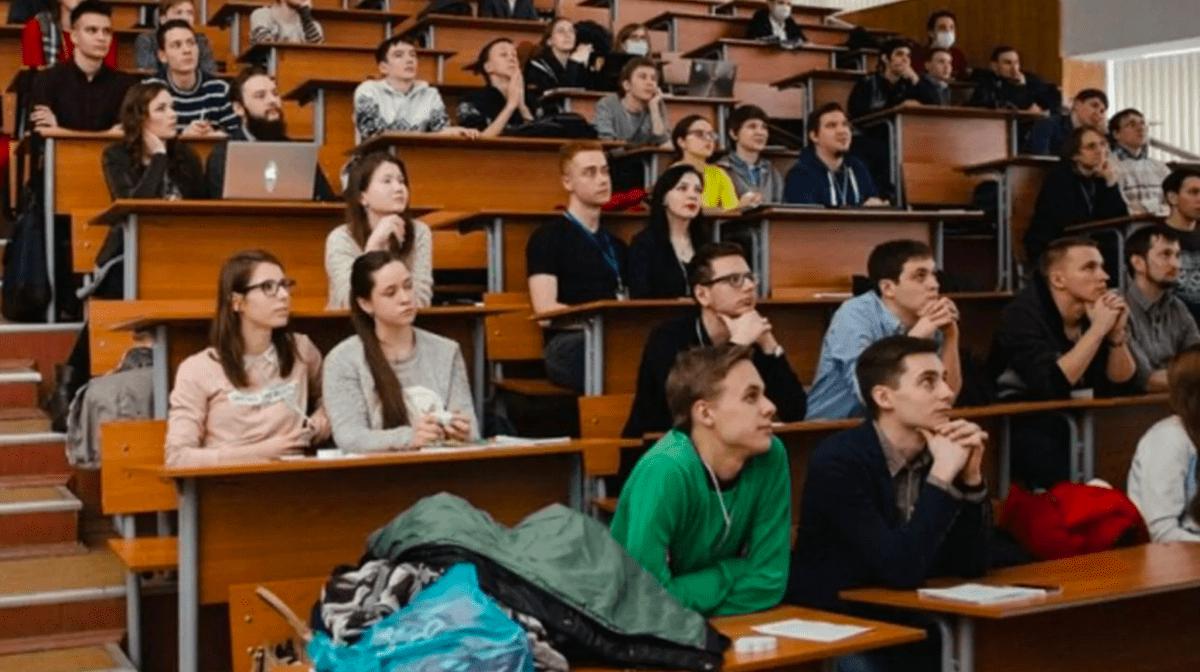 Компенсація за контракт: кому оплатять навчання дітей