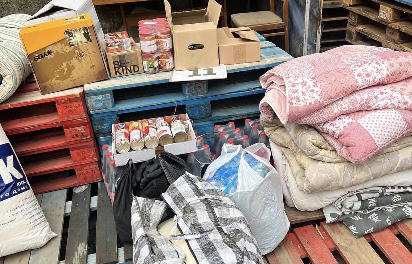 Продукти, генератор, теплий одяг, корми для тварин: допомога від Дніпра за тиждень