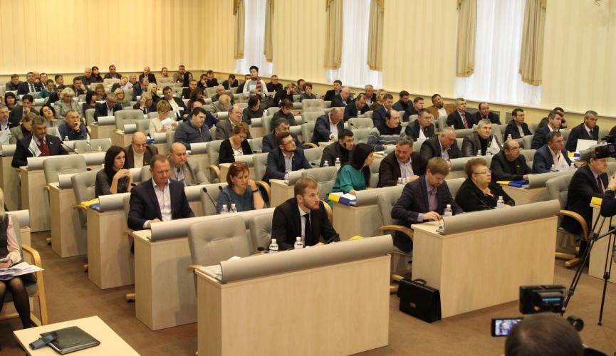 Бюджет распила: Олейник, который на днях потеряет свой пост, хочет успеть принять бюджет области на 2021 год