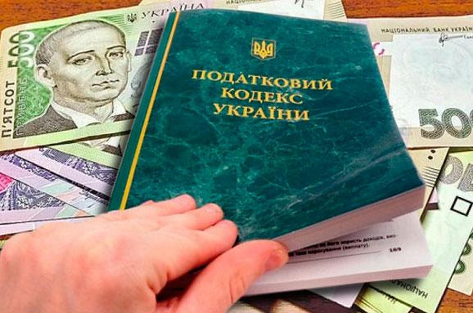 В центре Днепра сгорело авто (ВИДЕО)