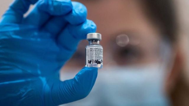 Мужчине ошибочно вкололи 6 доз вакцины