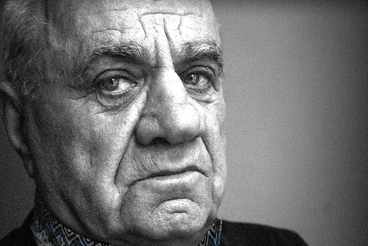 В Днепре умер известный сатирик-журналист