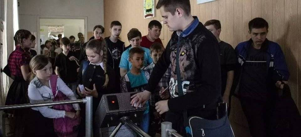 Власть Днепра усилит безопасность 16 школ за 13 миллионов гривен: подробности