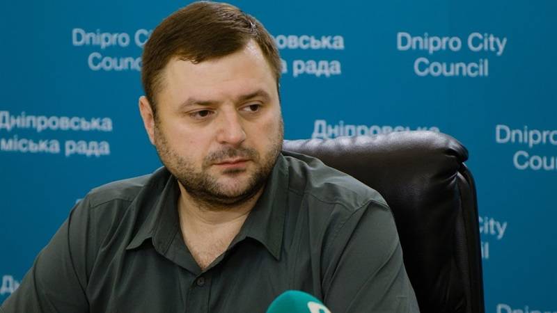 З 1-го жовтня у Дніпрі почнуть міняти маршрутки на автобуси