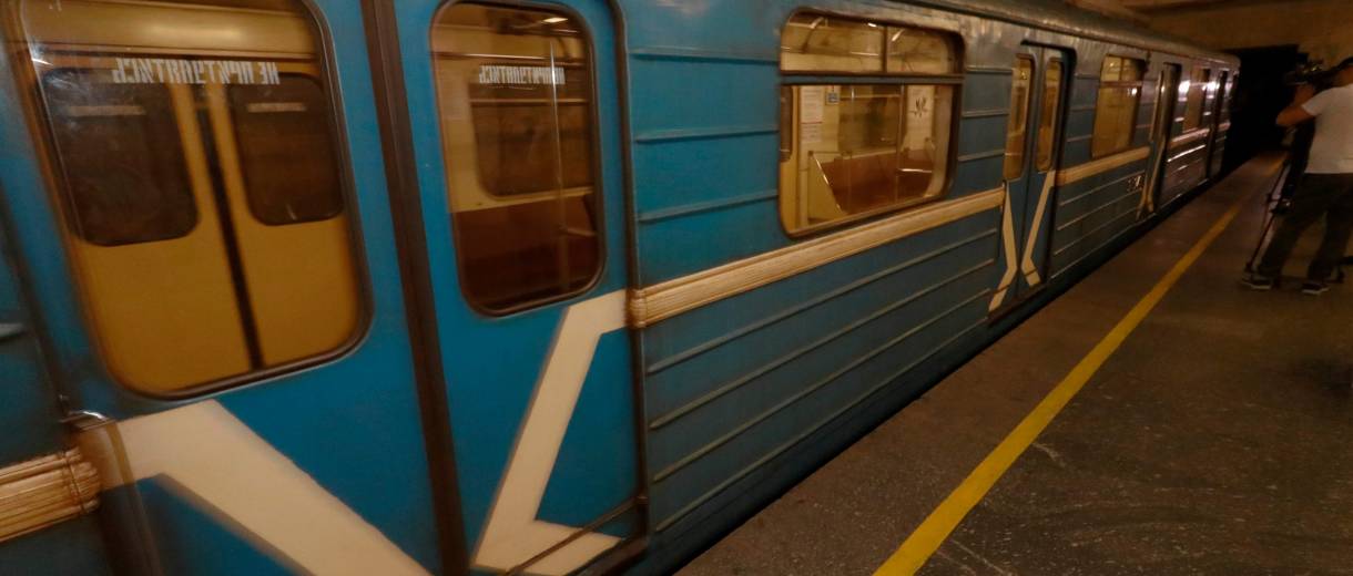 В днепровском метро запустили «поезд украинской идентичности»: фото