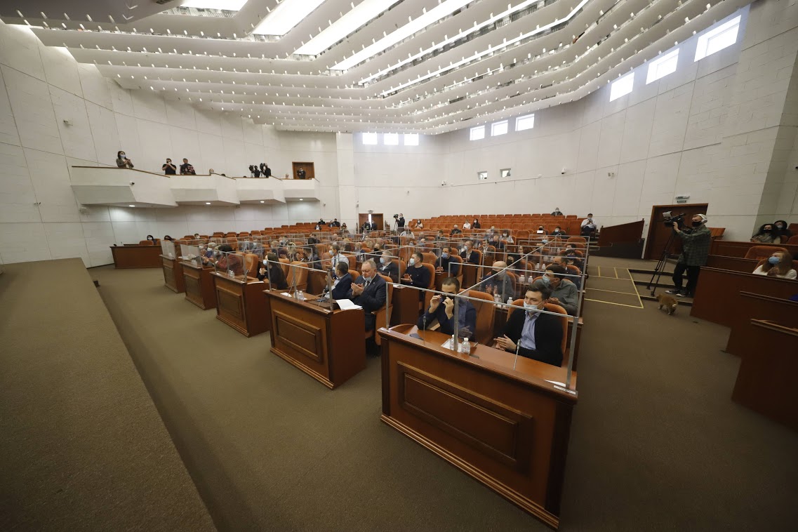 В Днепре реконструируют переезд для транзита грузовых авто