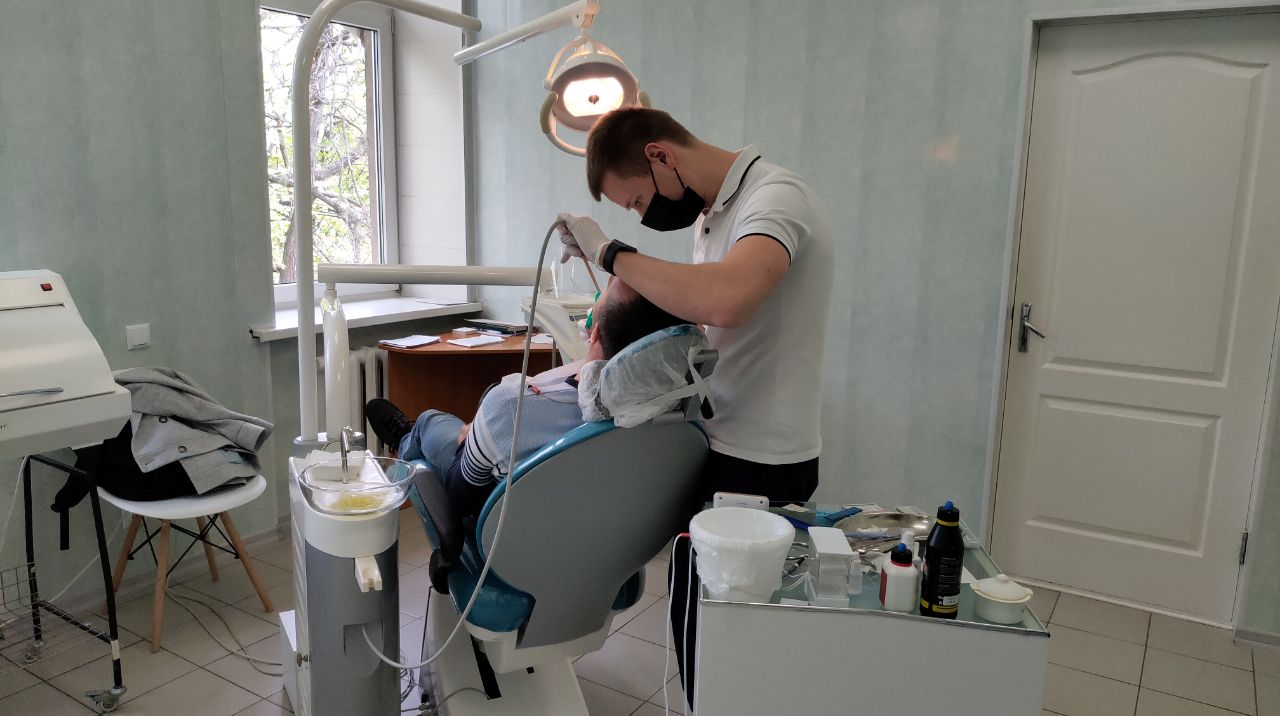 В Днепре переселенцы могут бесплатно получить срочную стоматологическую помощь